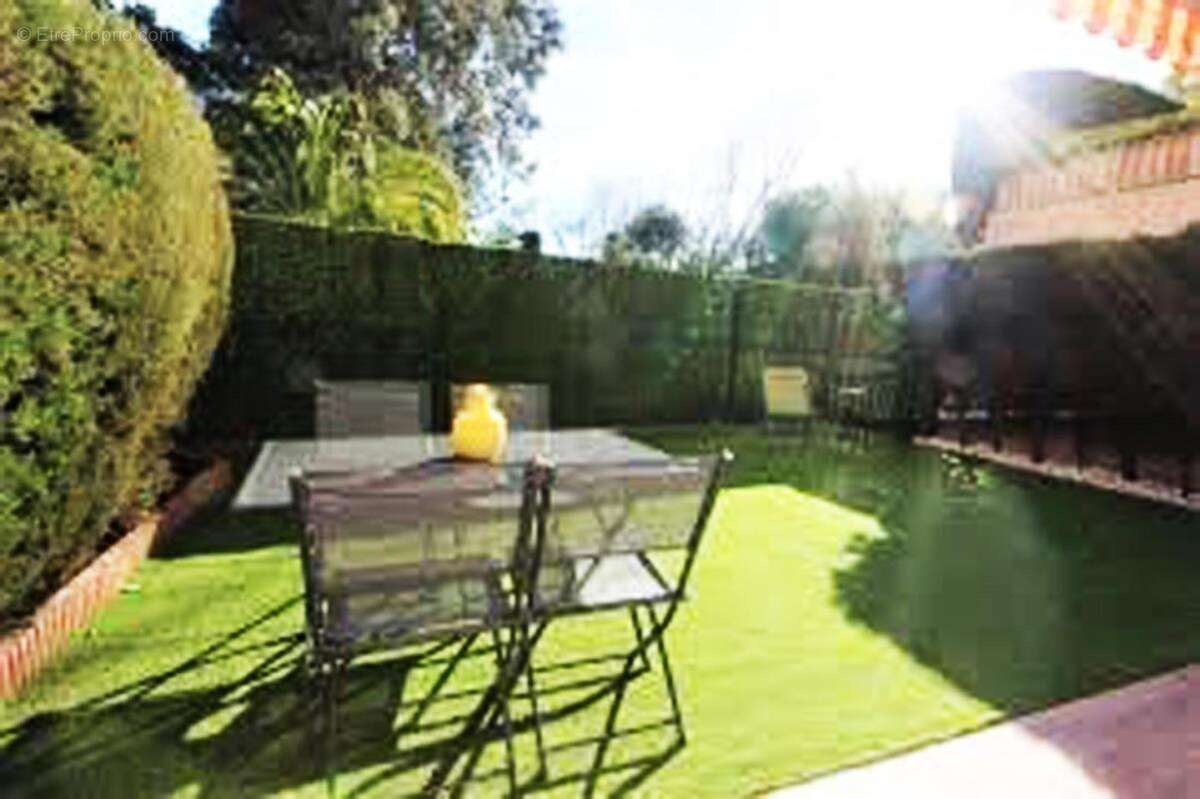 Appartement à VILLENEUVE-LA-GARENNE