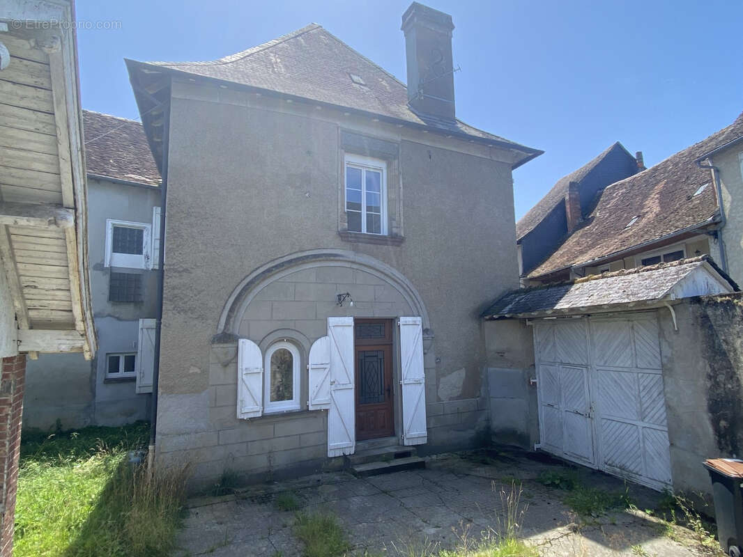 Maison à LUBERSAC