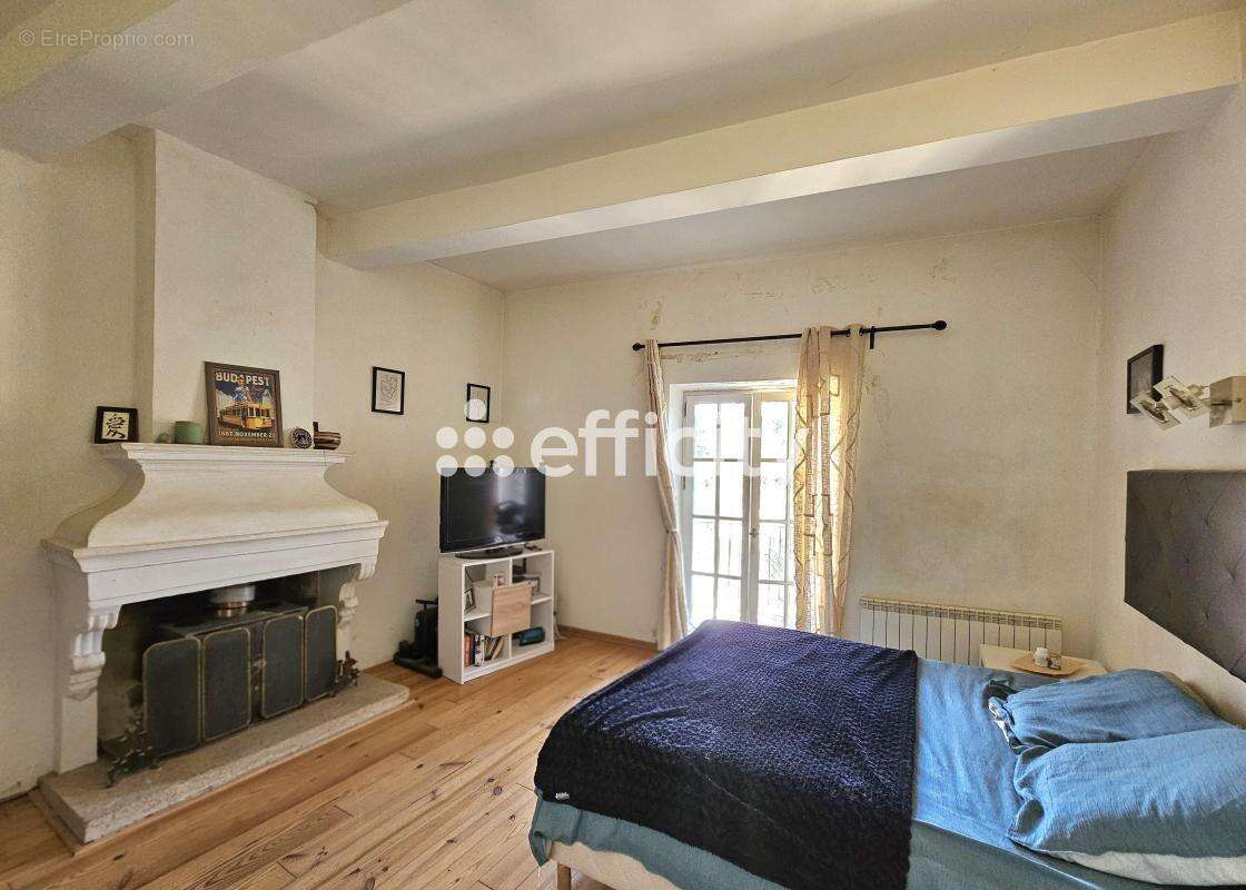 Appartement à LA TOUR-D&#039;AIGUES