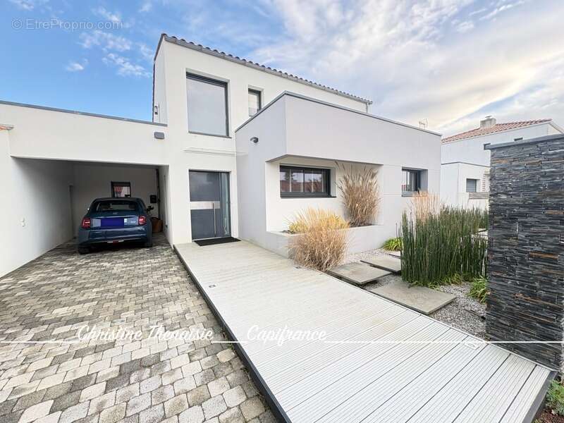 Maison contemporaine Beaux volumes - 5 chambres - Pergola - Garage SAINT GILLES CROIX DE VIE (85) - photo 35