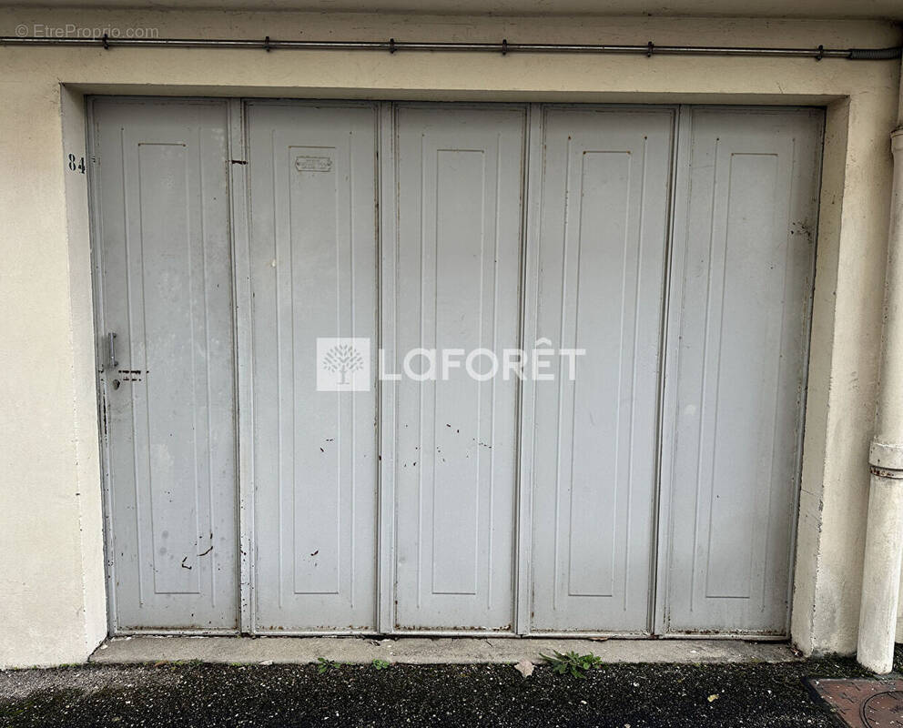 Parking à RILLIEUX-LA-PAPE