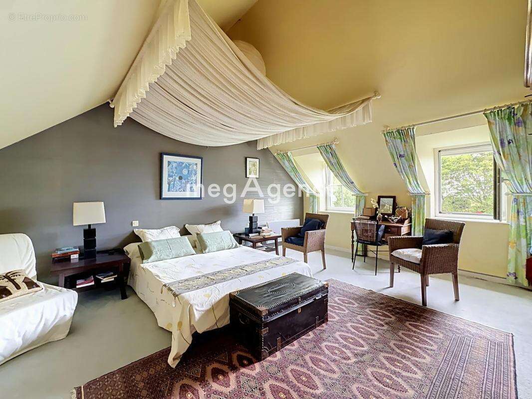 Une élégante maison en pierre au charme intemporel - photo 7