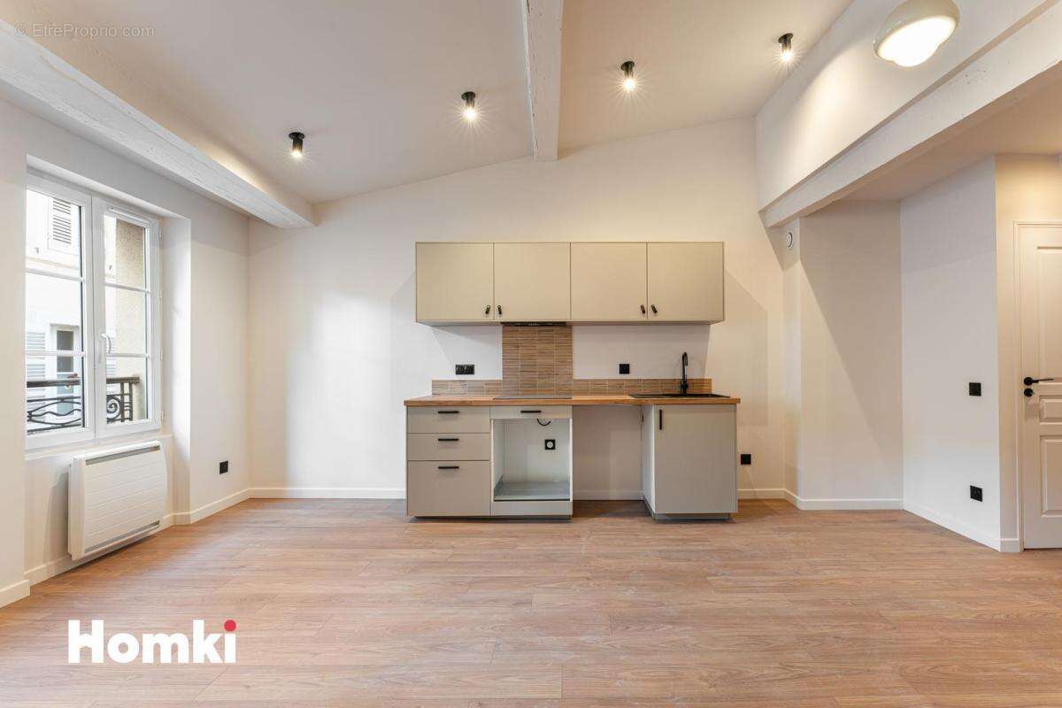 Appartement à MARSEILLE-2E