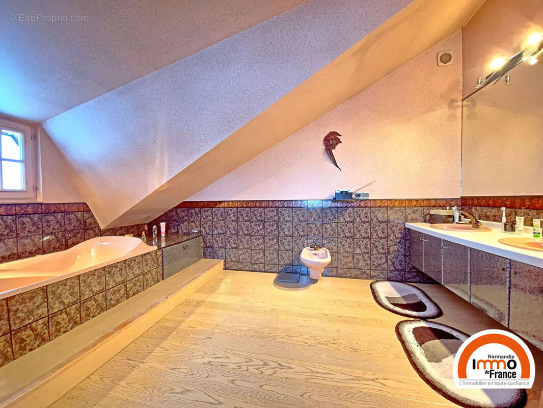 Maison à SAINT-JEAN-DU-CARDONNAY