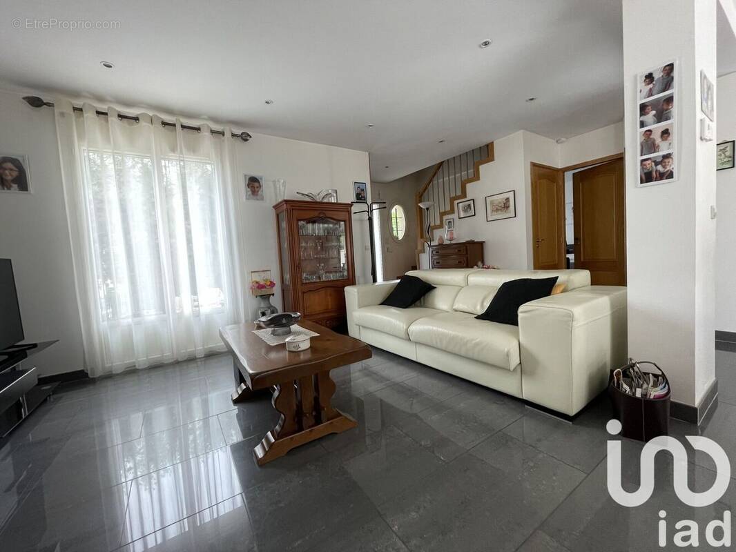 Photo 1 - Maison à RIS-ORANGIS