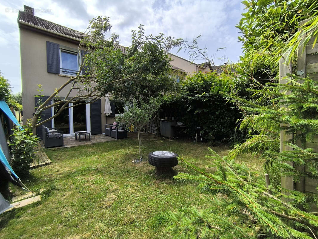 Maison à MAGNY-LES-HAMEAUX