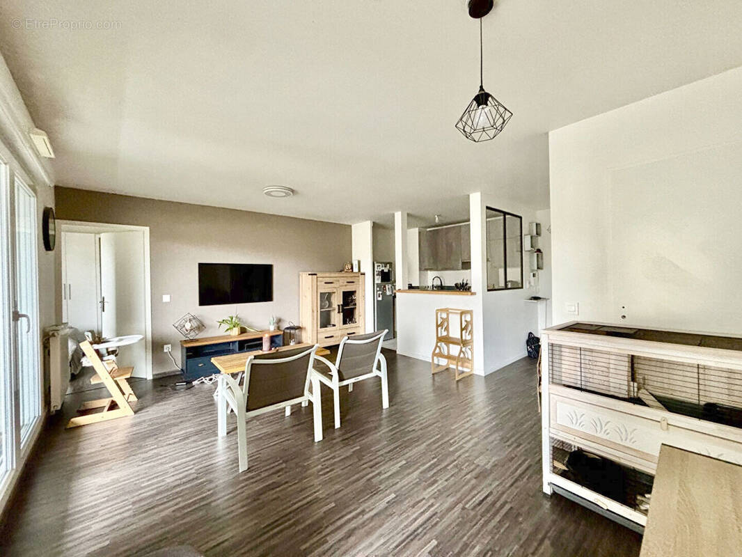 Appartement à SARTROUVILLE