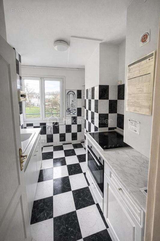 Appartement à CLICHY-SOUS-BOIS