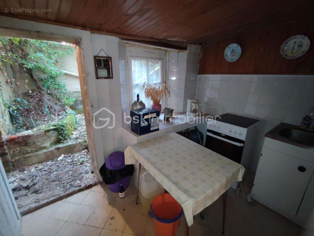 Maison à VILLENEUVE-L&#039;ARCHEVEQUE