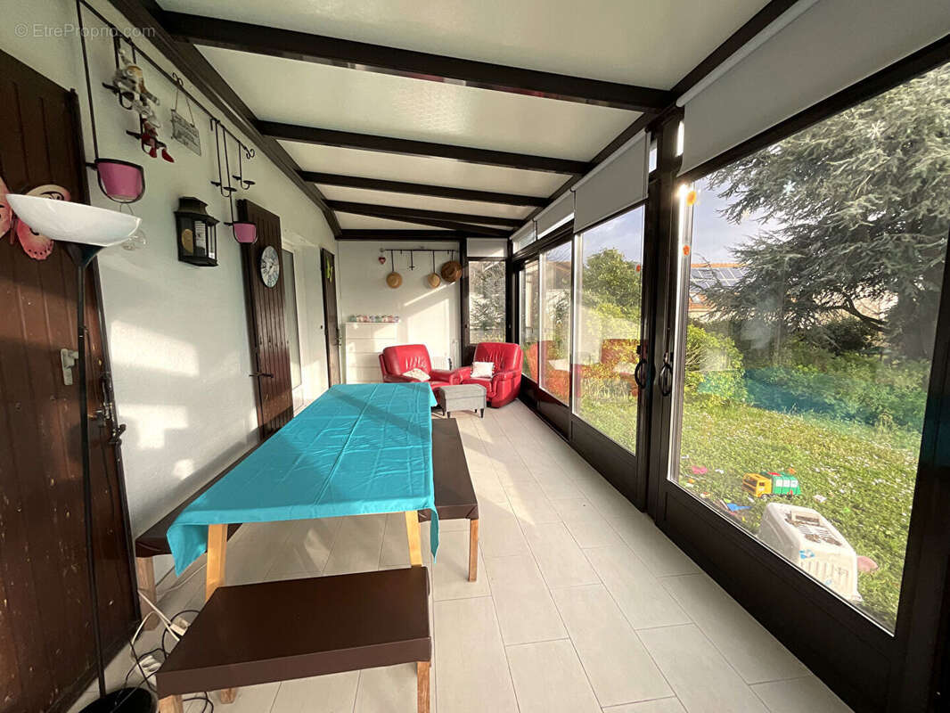 Maison à CHANTELOUP-LES-VIGNES