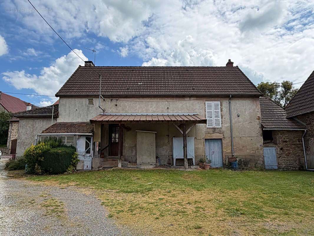 Maison à SAINT-BERAIN-SUR-DHEUNE