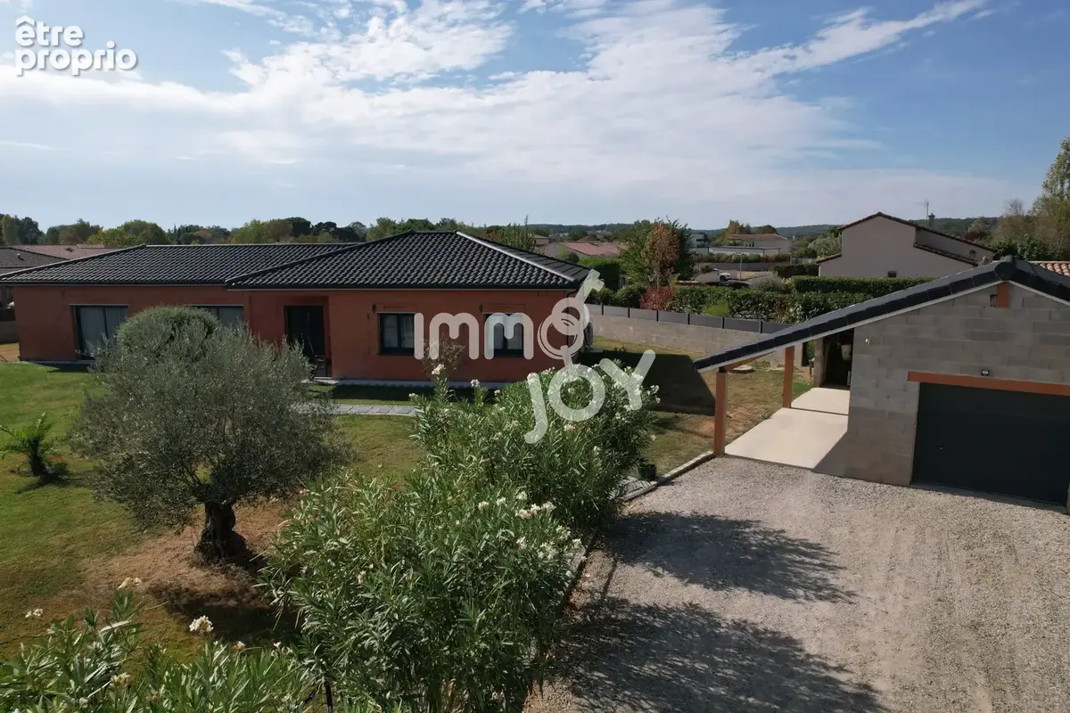 Maison contemporaine de plain-pied 143m2 - Piscine - 1 336m2 de terrain - photo 2