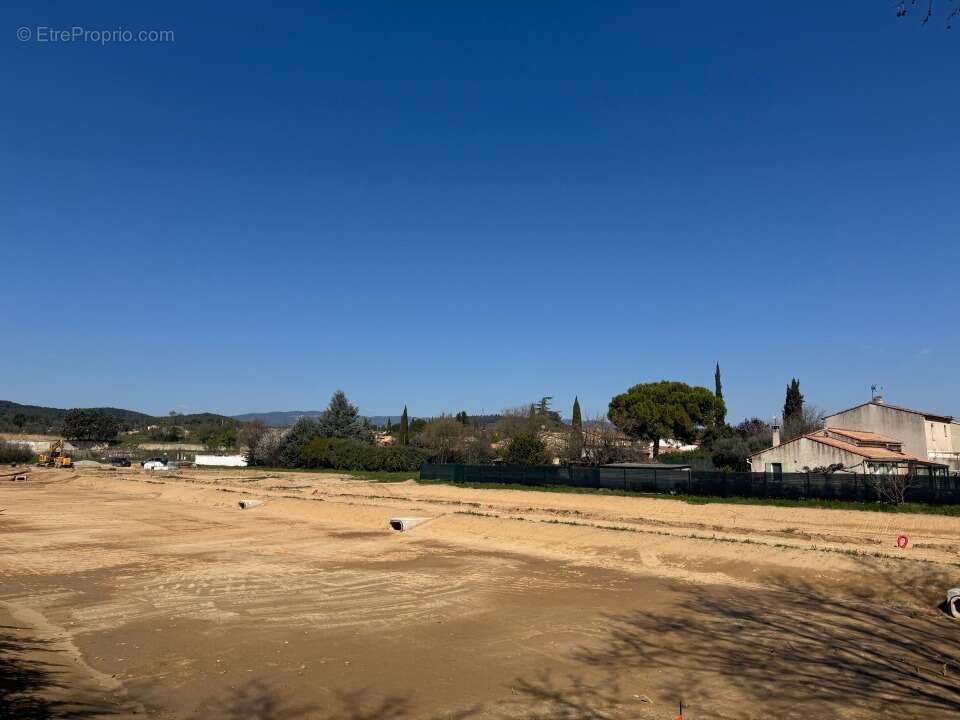 Terrain 521 m² à Pertuis  - photo 3