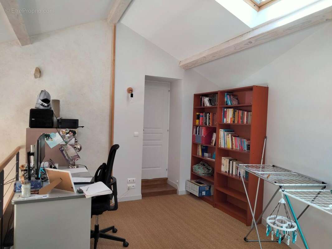 Photo 4