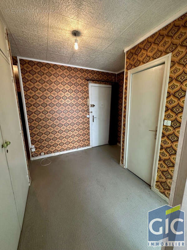A vendre dans le gic/bi un 4pp herouville belles portes - photo 16