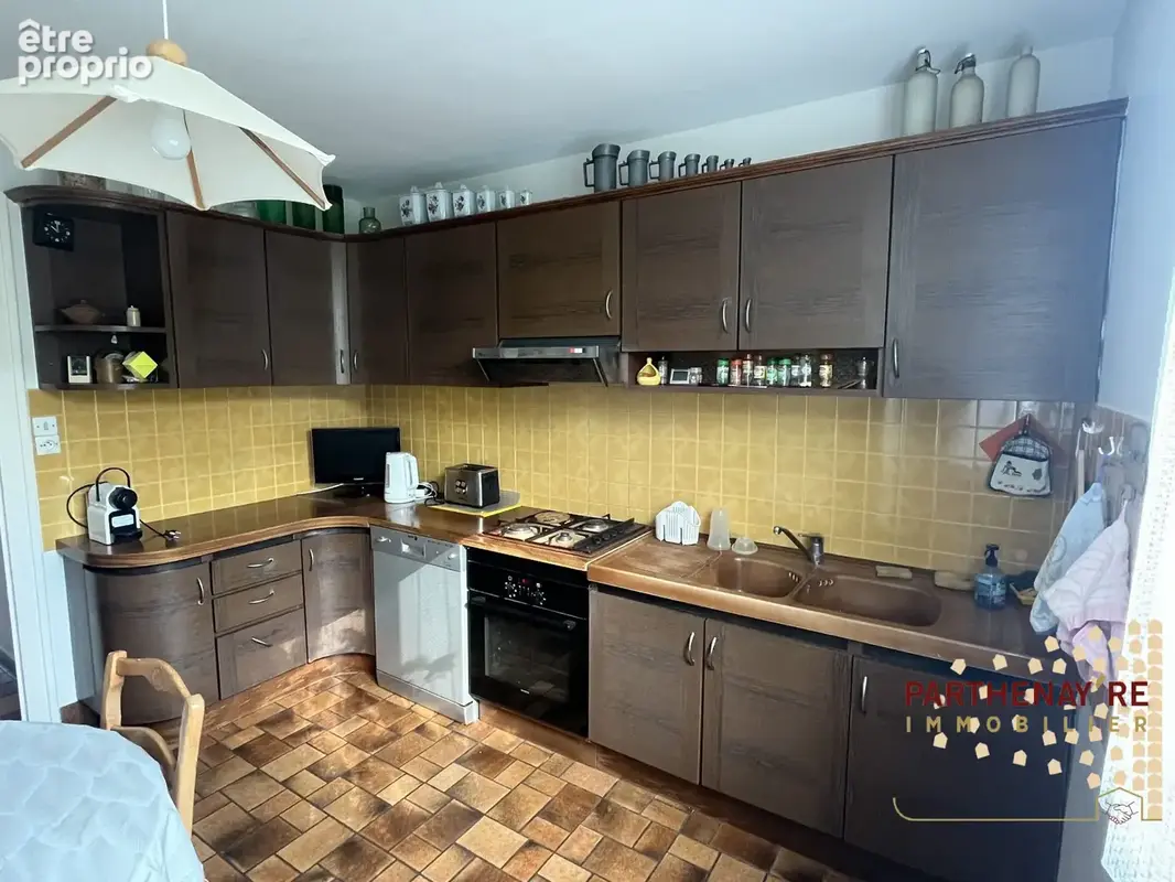 Maison 92 m² à Parthenay  - photo 7
