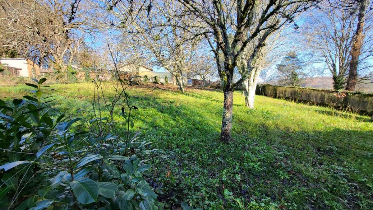 Maison à SAINT-GERMAIN-DU-SALEMBRE