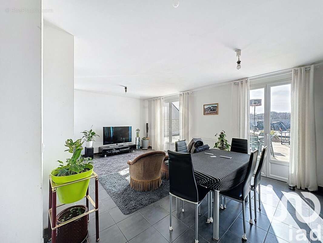 Photo 3 - Maison à MOGNEVILLE