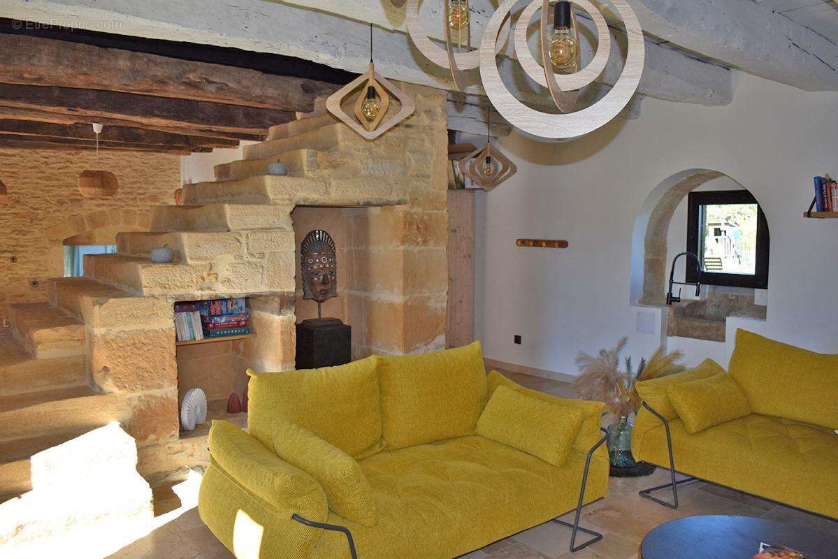 Maison à SAINT-GENIES