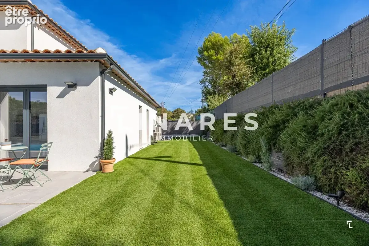 LA PREMIUM - Villa de 147m² - Piscine - Garage - Carport - Parcelle de 1006m² - 13400 Aubagne Les Fenestrelles - photo 8