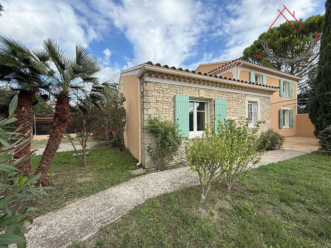 Maison à PERNES-LES-FONTAINES