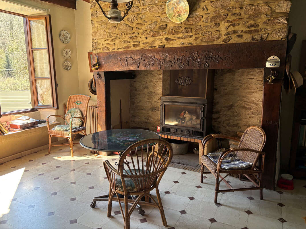 Magnifique maison en pierres aux bordes d’une rivière - photo 6