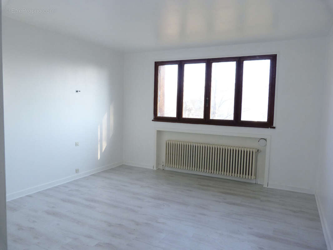 Maison à vendre   135m2 habitables + 928m2 de terrain. - photo 9