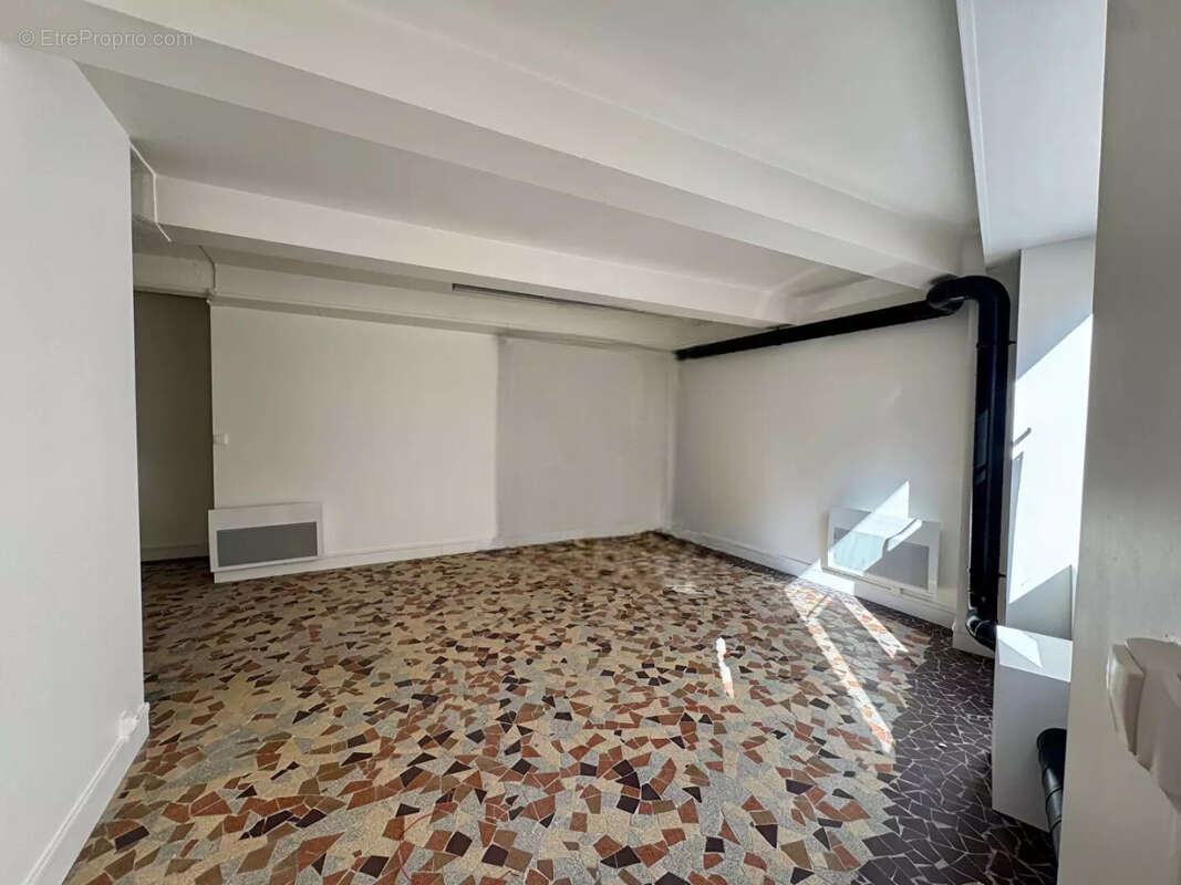 Commerce à MEREVILLE