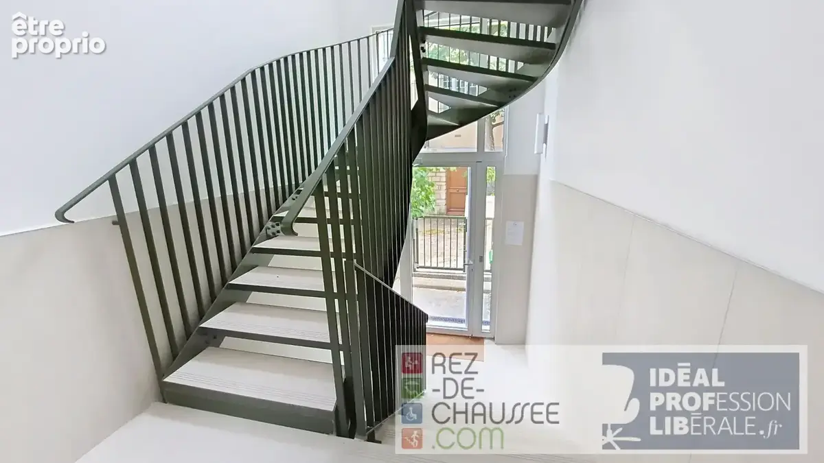 Mousaïa bureaux pour profession liberale sur 2 niveaux avec exterieur - photo 10