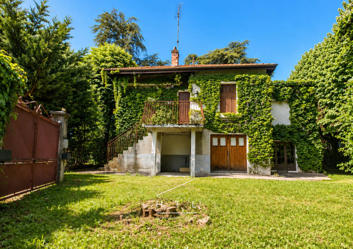Maison à FLEURIEU-SUR-SAONE