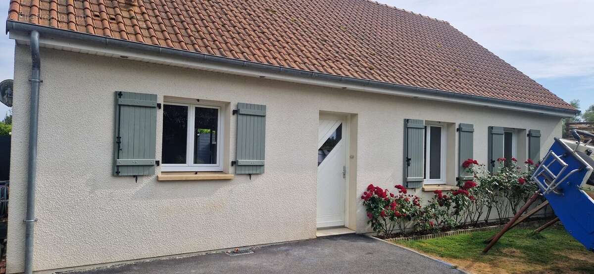Maison à FAVIERES