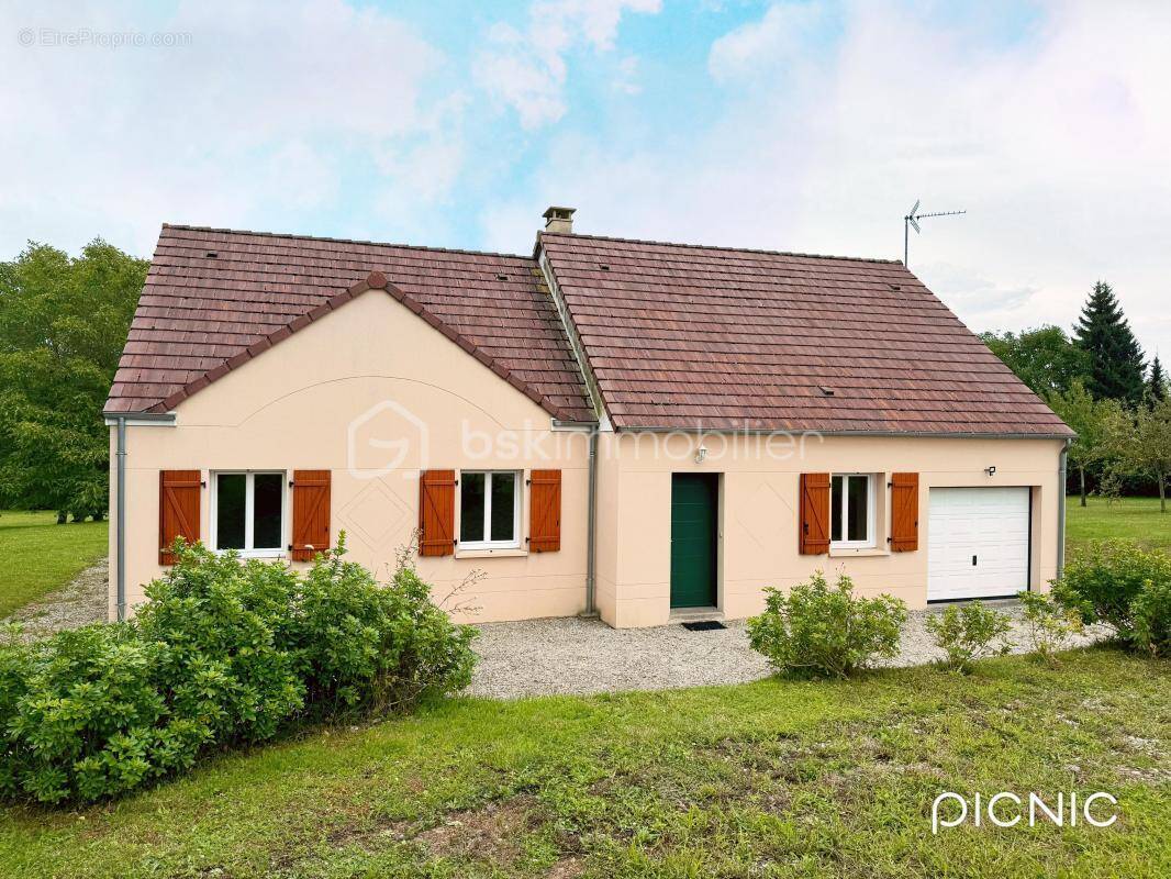 Maison à GLOS-LA-FERRIERE