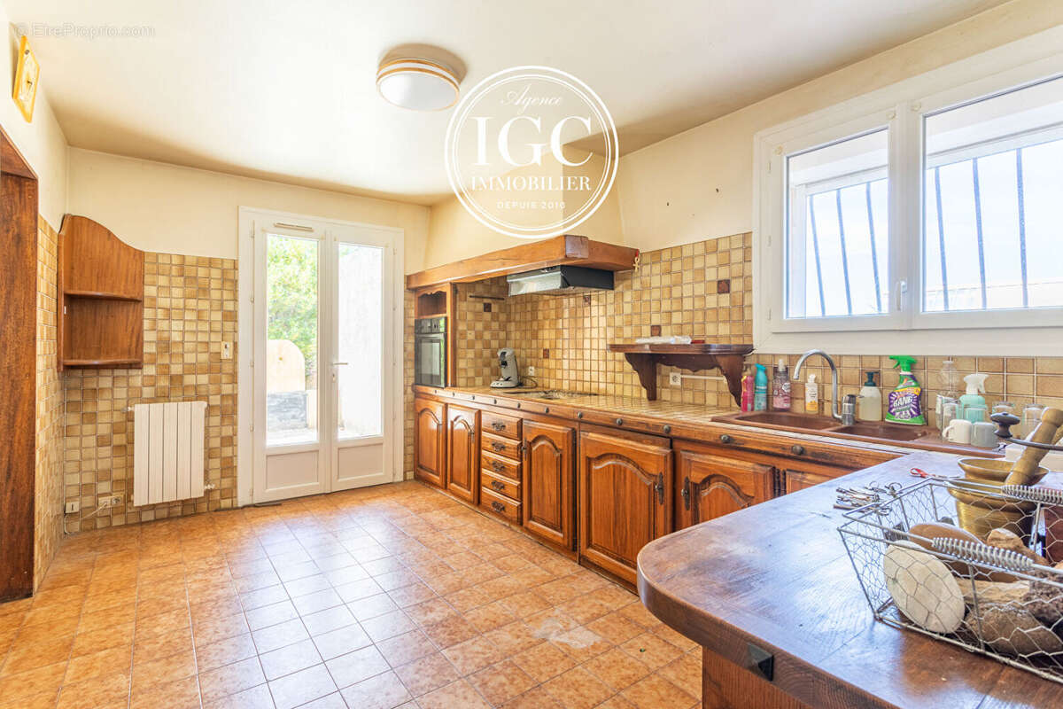 Maison à CHATEAUNEUF-LES-MARTIGUES