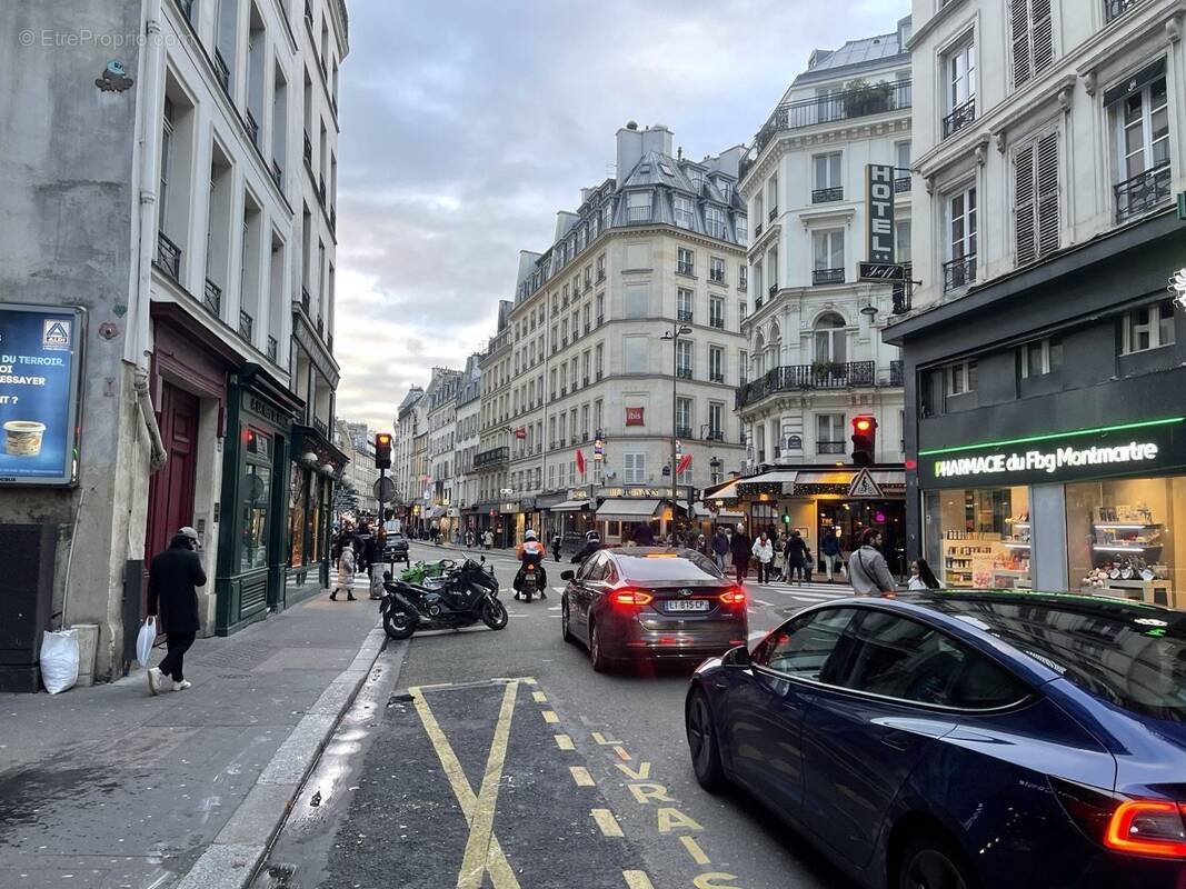 Autre à PARIS-9E