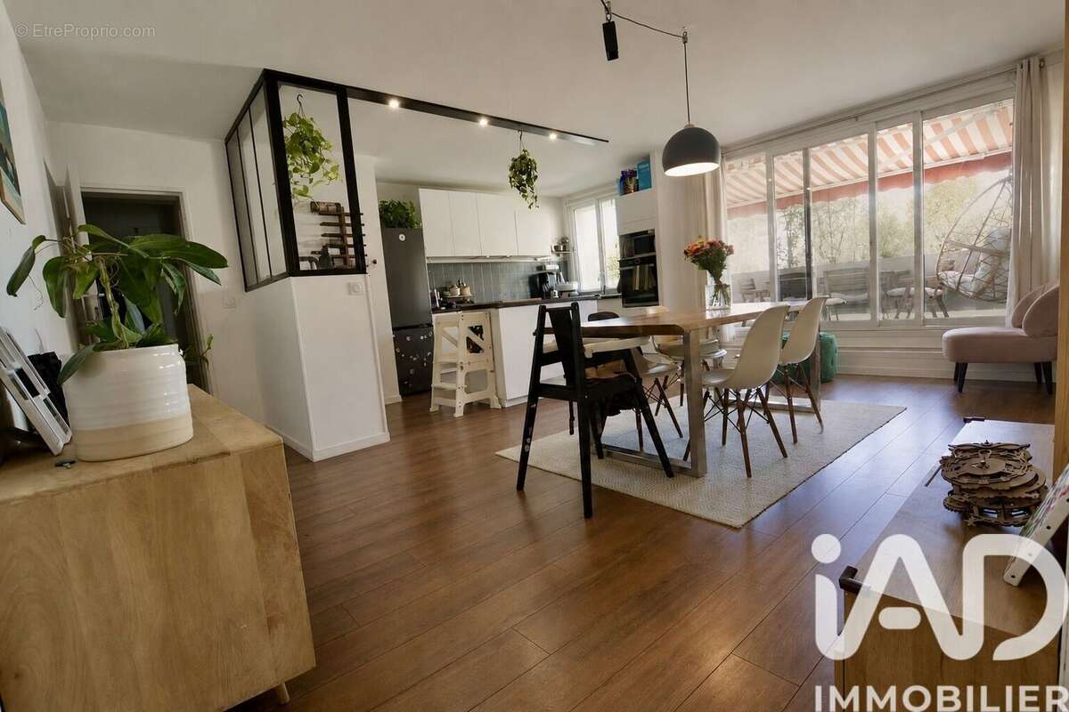 Photo 3 - Appartement à HOUILLES