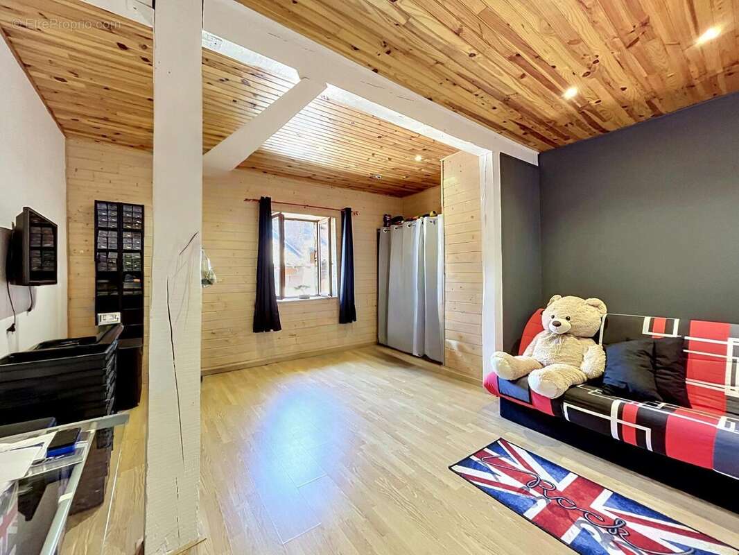 Maison 180 m² à Montbrun-Bocage  - photo 8