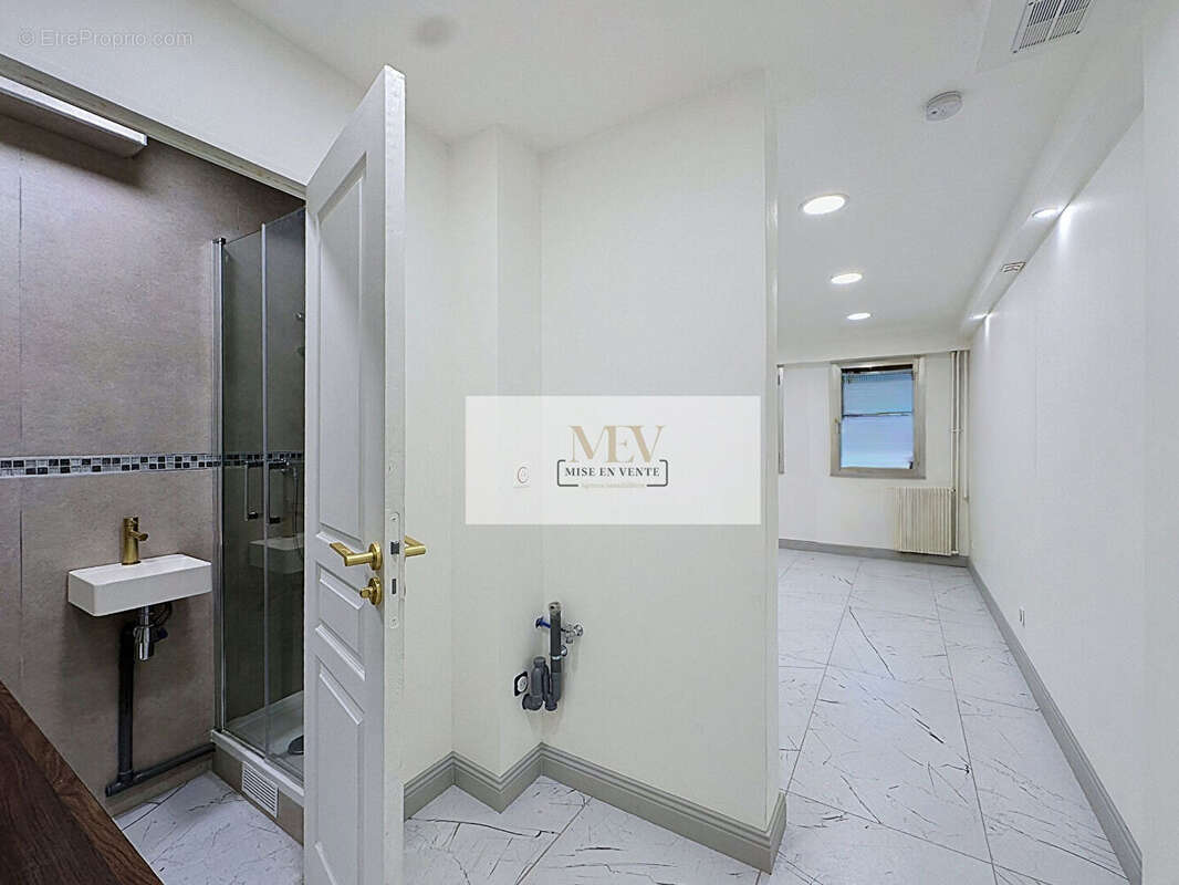 Local commercial - Avenue de Joinville - Nogent Sur Marne 20,42 m2 - photo 8