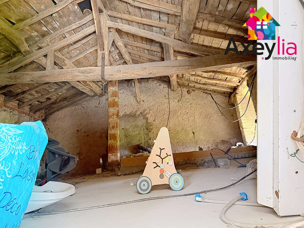 Maison à SAINT-ROMAIN-LA-MOTTE