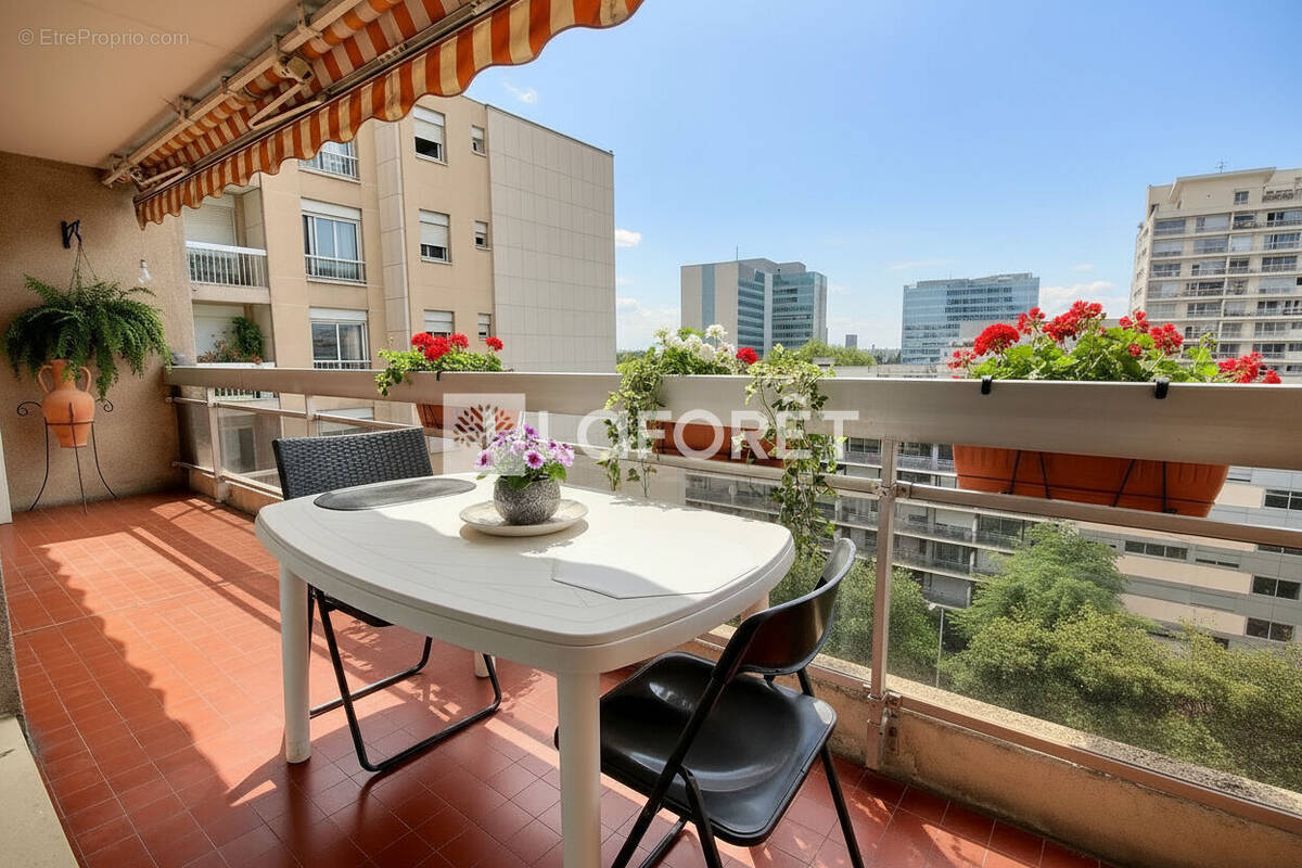 Appartement à COURBEVOIE