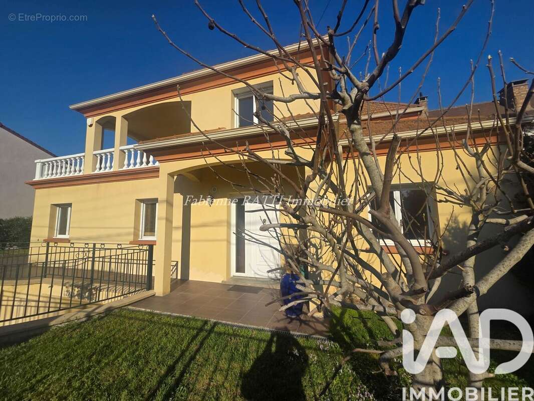 Photo 2 - Maison à CARRIERES-SUR-SEINE