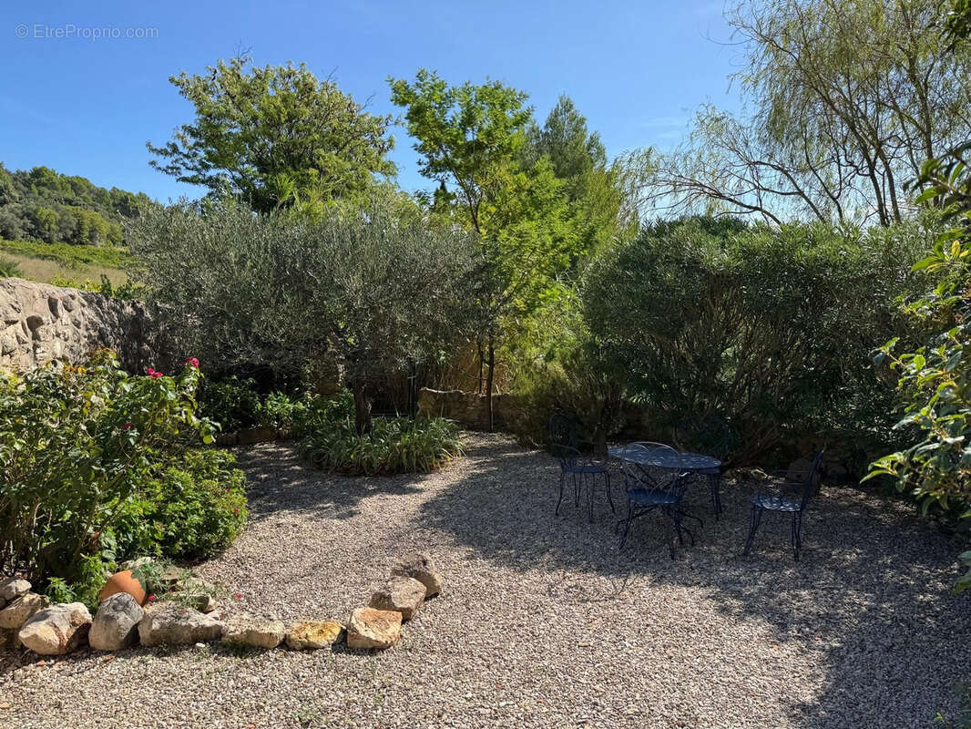 Maison à MONTPEYROUX