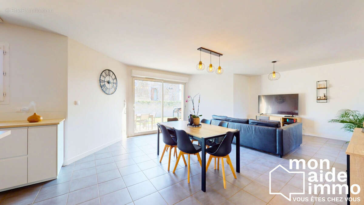 Maison à FARGUES-SAINT-HILAIRE