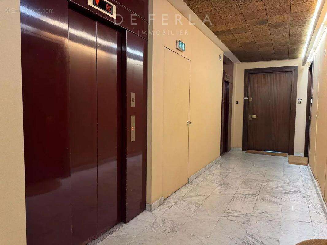 Appartement à PARIS-14E