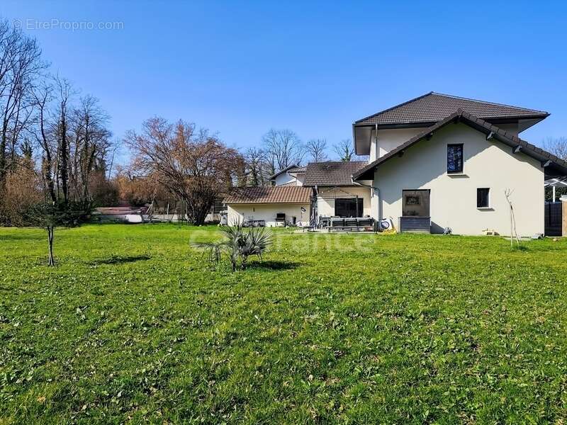 Maison à ALLINGES