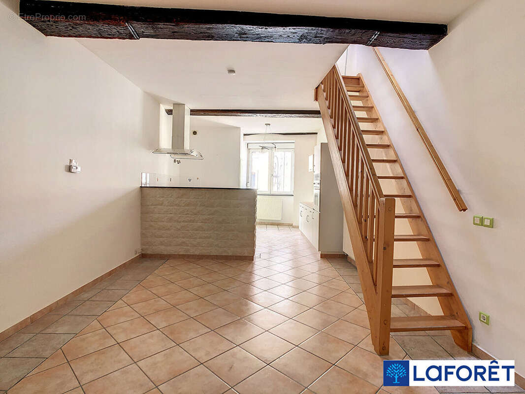 Appartement à IS-SUR-TILLE