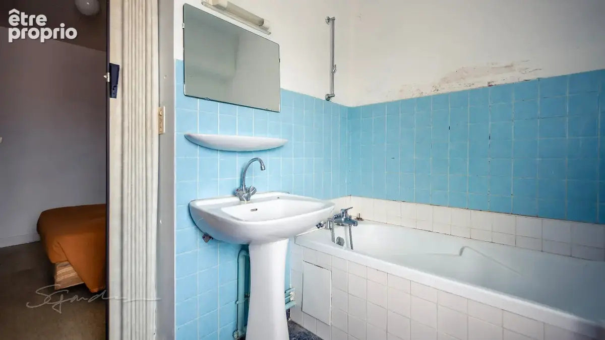 Ancien hôtel 604 m² – 16 chambres, local commercial 113 m² et terrain à bâtir 1 909 m² – 12 min de Lacq, 23 min de Pau - photo 17