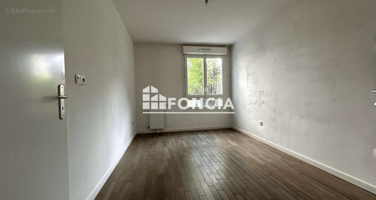 Appartement à CORBEIL-ESSONNES