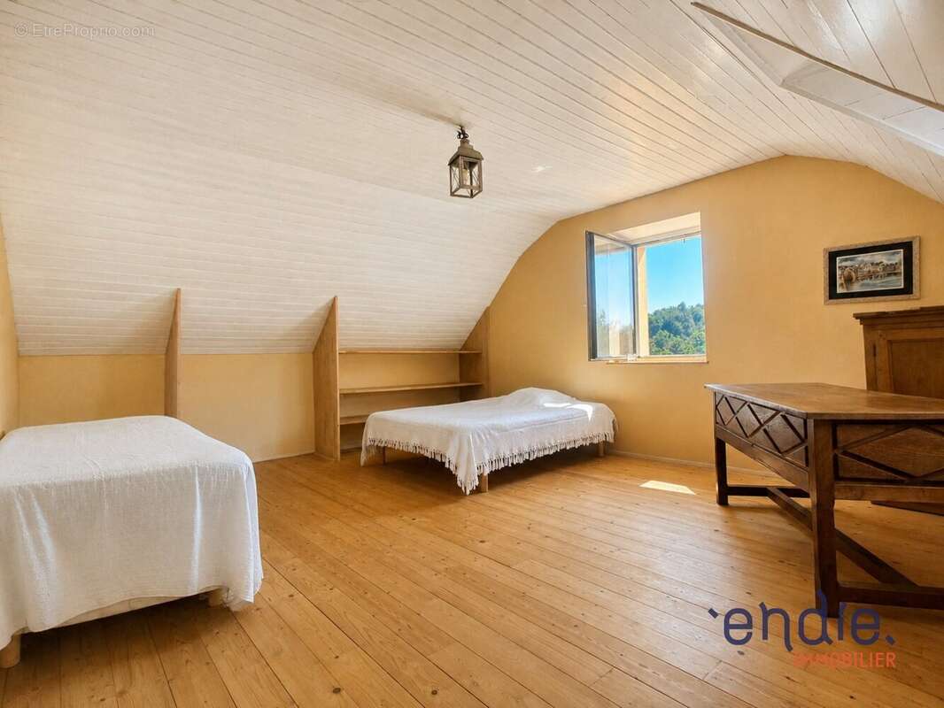 Propriété avec dépendances sur 7,5 hectares au charme authentique - photo 11