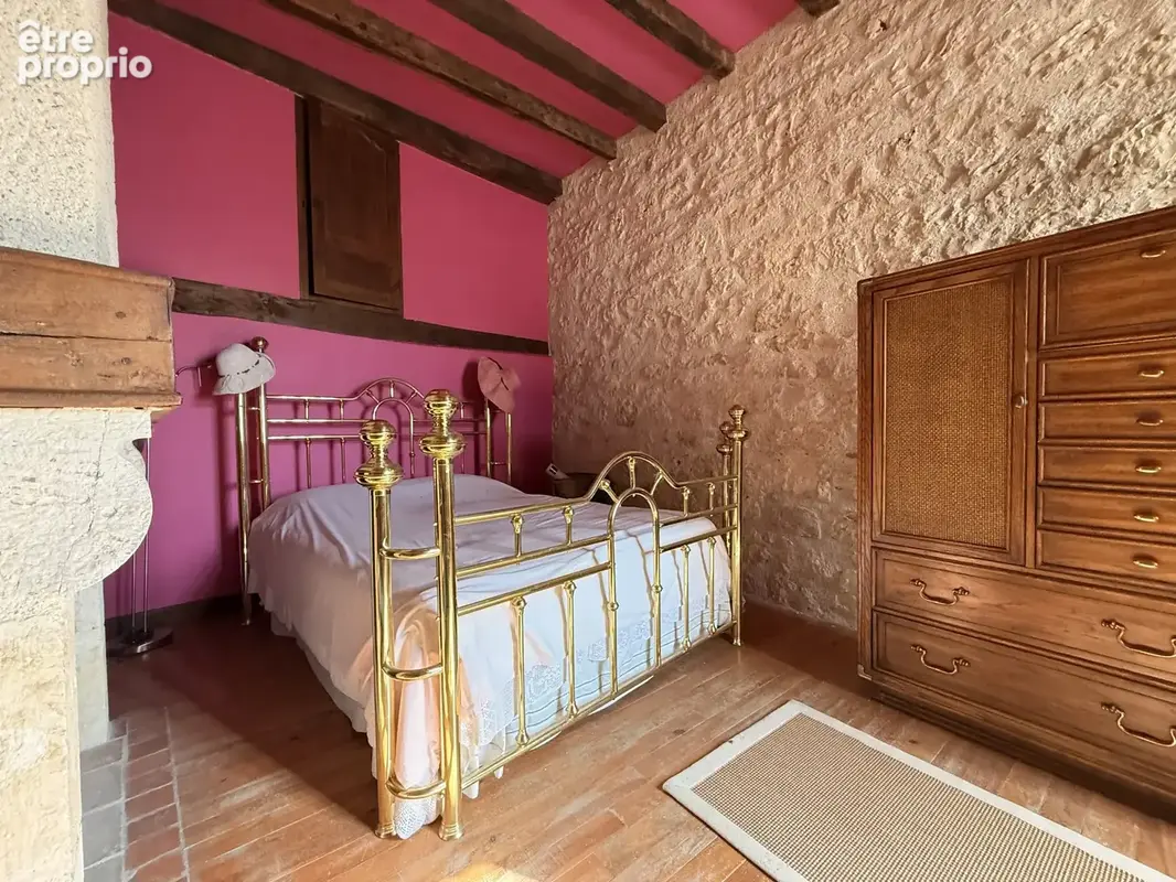 château d'exception au cœur d'un village historique - photo 17