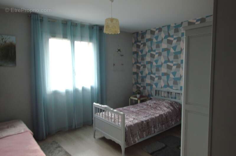 DEP (49)  a vendre tres belle maison familliale  6 pièces  plain pied - BOTZ‑EN‑MAUGES · - photo 6